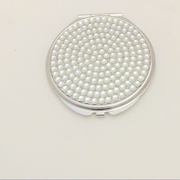 Silver Rhinestone Compact Mirror - Picture 3 of 4